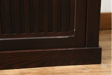 中古　上質な和の空間を演出する二段重ね水屋箪笥(食器棚、茶タンス、キャビネット、収納棚、戸棚)(R-070704)