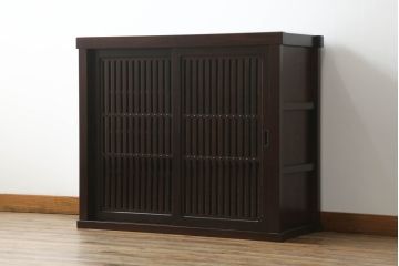 中古　上質な和の空間を演出する水屋箪笥サイドボード(サイドキャビネット、収納棚、戸棚、下駄箱)(R-070705)