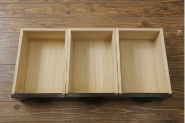 中古　上質な和の空間を演出する水屋箪笥サイドボード(サイドキャビネット、収納棚、戸棚、食器棚、茶箪笥)(R-070706)