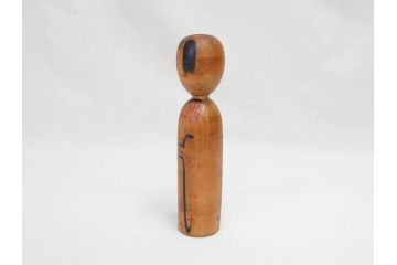 秋田木地山　小椋久太郎　約33cm　約19cm　大小　どこか懐かしい雰囲気漂うこけし2体セット(郷土人形玩具、伝統工芸、民芸品、置物、木彫)(R-070710)