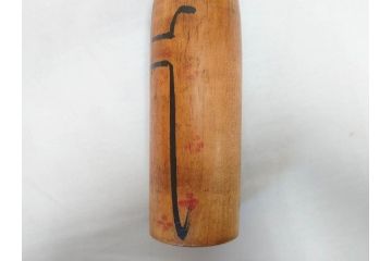 秋田木地山　小椋久太郎　約33cm　約19cm　大小　どこか懐かしい雰囲気漂うこけし2体セット(郷土人形玩具、伝統工芸、民芸品、置物、木彫)(R-070710)