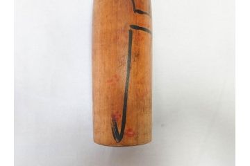 秋田木地山　小椋久太郎　約33cm　約19cm　大小　どこか懐かしい雰囲気漂うこけし2体セット(郷土人形玩具、伝統工芸、民芸品、置物、木彫)(R-070710)
