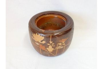大正〜昭和初期　木製　金彩　刳貫丸　蝶の図　螺鈿細工と蒔絵の華やかな意匠が存在感を放つ火鉢(鉢カバー、手あぶり)(R-070711)
