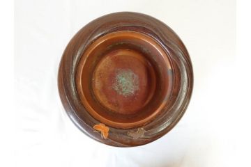 大正〜昭和初期　木製　金彩　刳貫丸　蝶の図　螺鈿細工と蒔絵の華やかな意匠が存在感を放つ火鉢(鉢カバー、手あぶり)(R-070711)