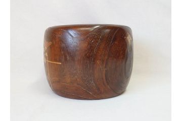 大正〜昭和初期　木製　金彩　刳貫丸　蝶の図　螺鈿細工と蒔絵の華やかな意匠が存在感を放つ火鉢(鉢カバー、手あぶり)(R-070711)