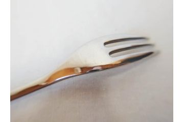 デンマーク　シンプルなデザインで取り入れやすいステンレストレー&ティーポット&ROSTFREIフォーク6本セット(ロストフライ、キッチン雑貨、北欧雑貨、カトラリー、テーブルウェア)(R-070714)