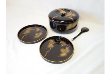明治〜大正　木製漆器　緻密に描かれた松の金蒔絵が高級感溢れるお櫃・お盆・しゃもじセット(トレー、トレイ、おひつ、松の実、行器、飯器、伝統和食器)(R-070716)