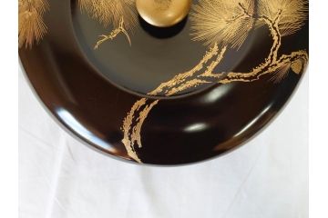 明治〜大正　木製漆器　緻密に描かれた松の金蒔絵が高級感溢れるお櫃・お盆・しゃもじセット(トレー、トレイ、おひつ、松の実、行器、飯器、伝統和食器)(R-070717)