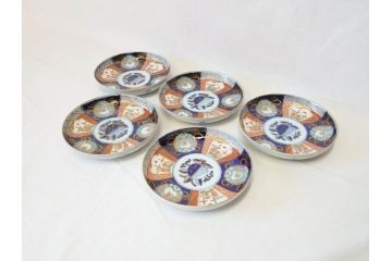 上手物　明治期　伊万里　二重角冨(角富)　金襴手　約17cm　5.6寸　精功に描かれた色絵が目を惹く中皿5枚セット(桃図、鳳凰、花鳥文、深皿、和皿、和食器、五寸六分)(R-070718)