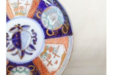 上手物　明治期　伊万里　二重角冨(角富)　金襴手　約17cm　5.6寸　精功に描かれた色絵が目を惹く中皿5枚セット(桃図、鳳凰、花鳥文、深皿、和皿、和食器、五寸六分)(R-070718)