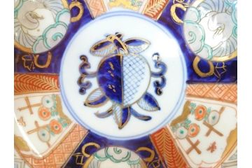 上手物　明治期　伊万里　二重角冨(角富)　金襴手　約17cm　5.6寸　精功に描かれた色絵が目を惹く中皿5枚セット(桃図、鳳凰、花鳥文、深皿、和皿、和食器、五寸六分)(R-070718)
