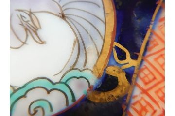 上手物　明治期　伊万里　二重角冨(角富)　金襴手　約17cm　5.6寸　精功に描かれた色絵が目を惹く中皿5枚セット(桃図、鳳凰、花鳥文、深皿、和皿、和食器、五寸六分)(R-070718)