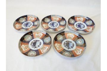 上手物　明治期　伊万里　二重角冨(角富)　金襴手　約17cm　5.6寸　精功に描かれた色絵が目を惹く中皿5枚セット(桃図、鳳凰、花鳥文、深皿、和皿、和食器、五寸六分)(R-070719)