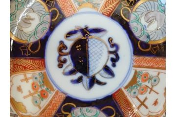 上手物　明治期　伊万里　二重角冨(角富)　金襴手　約17cm　5.6寸　精功に描かれた色絵が目を惹く中皿5枚セット(桃図、鳳凰、花鳥文、深皿、和皿、和食器、五寸六分)(R-070719)