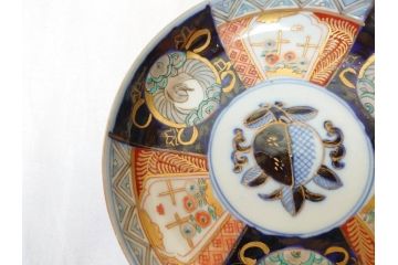 上手物　明治期　伊万里　二重角冨(角富)　金襴手　約17cm　5.6寸　精功に描かれた色絵が目を惹く中皿5枚セット(桃図、鳳凰、花鳥文、深皿、和皿、和食器、五寸六分)(R-070720)