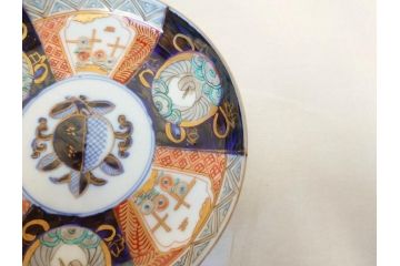 上手物　明治期　伊万里　二重角冨(角富)　金襴手　約17cm　5.6寸　精功に描かれた色絵が目を惹く中皿5枚セット(桃図、鳳凰、花鳥文、深皿、和皿、和食器、五寸六分)(R-070720)