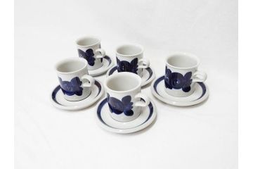 ARABIA FINLAND　Anemone(アネモネ)　Ulla Procope(ウラ・プロコッペ)　落ち着いた色合いが上品な雰囲気を高めるコーヒーカップ&ソーサー5客セット(アラビア、フィンランド、Sモデル、C&S、北欧食器)(R-070723)