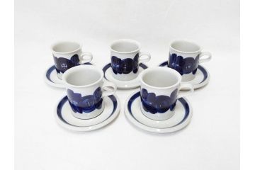 ARABIA FINLAND　Anemone(アネモネ)　Ulla Procope(ウラ・プロコッペ)　落ち着いた色合いが上品な雰囲気を高めるコーヒーカップ&ソーサー5客セット(アラビア、フィンランド、Sモデル、C&S、北欧食器)(R-070723)
