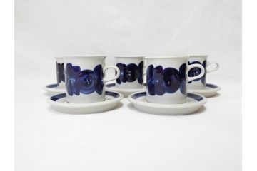 ARABIA FINLAND　Anemone(アネモネ)　Ulla Procope(ウラ・プロコッペ)　落ち着いた色合いが上品な雰囲気を高めるコーヒーカップ&ソーサー5客セット(アラビア、フィンランド、Sモデル、C&S、北欧食器)(R-070723)