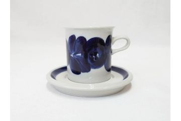 ARABIA FINLAND　Anemone(アネモネ)　Ulla Procope(ウラ・プロコッペ)　落ち着いた色合いが上品な雰囲気を高めるコーヒーカップ&ソーサー5客セット(アラビア、フィンランド、Sモデル、C&S、北欧食器)(R-070723)