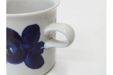 ARABIA FINLAND　Anemone(アネモネ)　Ulla Procope(ウラ・プロコッペ)　落ち着いた色合いが上品な雰囲気を高めるコーヒーカップ&ソーサー5客セット(アラビア、フィンランド、Sモデル、C&S、北欧食器)(R-070723)