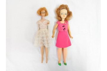昭和中期　当時物　マテル社(MATELL)　バービー人形(Barbie)　アイデアル(IDEAL TOY CORP)　タミーちゃん BS-12(Tammy)　多数の服や小物・タンス付き　人形2体セット(ヴィンテージ、昭和レトロ、着せ替え人形、ビンテージドール、日本製)(R-070726)
