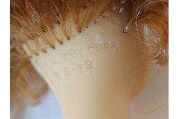 昭和中期　当時物　マテル社(MATELL)　バービー人形(Barbie)　アイデアル(IDEAL TOY CORP)　タミーちゃん BS-12(Tammy)　多数の服や小物・タンス付き　人形2体セット(ヴィンテージ、昭和レトロ、着せ替え人形、ビンテージドール、日本製)(R-070726)