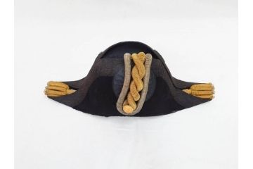 旧日本軍　海軍　尉官　トランク付き(鍵あり)　正帽&正肩章セット(大尉、中尉、少尉、相当官、大礼帽子、軍物、軍服小物、ミリタリー、正装、礼装)(R-070728)