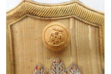 旧日本軍　海軍　尉官　トランク付き(鍵あり)　正帽&正肩章セット(大尉、中尉、少尉、相当官、大礼帽子、軍物、軍服小物、ミリタリー、正装、礼装)(R-070728)