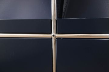 中古　USMハラー(USM Haller)　アングルシェルフ　メンズライクな空間づくりに活躍する鉄製サイドボード(収納棚、マガジンラック、戸棚、引き出し)(R-070741)