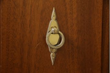 中古　DREXEL HERITAGE(ドレクセルヘリテイジ)　Triune(トライユン)　上品な佇まいのブックケース(シェルフ、本棚、飾り棚、キャビネット、収納棚)(R-070744)
