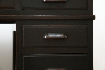 和製アンティーク　ナラ材　どっしりとした佇まいの組立式両袖机(ニーホールデスク、ワークデスク、オフィスデスク、在宅ワーク、在宅用)(R-070746)