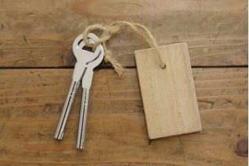 中古　伝統工芸士　田澤謙介作　かくし付き　上品な佇まいが魅力的な加茂総桐箪笥(大丸、総桐たんす、着物箪笥、チェスト、引き出し)(R-070747)