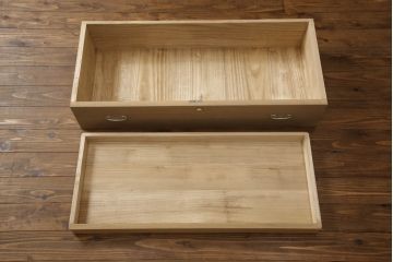 中古　国産　職人手造り　透かしの美しい金具が目を惹く上品な総桐箪笥(並厚、桐たんす、整理タンス、引き出し、チェスト、和箪笥、衣装箪笥、着物箪笥、衣装盆)(R-070748)