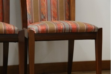 中古　カリモク家具(karimoku)　domani(ドマーニ)　Forza(フォルザ)シリーズ　華やかなファブリックが空間に彩を添えるダイニングチェア4脚　セット定価約84万円相当　(R-070749)