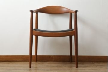 デンマークビンテージ　Johannes Hansen(ヨハネス・ハンセン)　Hans J Wegner(ハンス・J・ウェグナー)デザイン　THE CHAIR(ザ・チェア)　JH503　洗練された佇まいと曲線が美しいチェア(アームチェア、ダイニングチェア、椅子、イス、北欧、ヴィンテージ)(R-070750)
