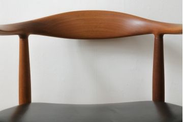 デンマークビンテージ　Johannes Hansen(ヨハネス・ハンセン)　Hans J Wegner(ハンス・J・ウェグナー)デザイン　THE CHAIR(ザ・チェア)　JH503　洗練された佇まいと曲線が美しいチェア(アームチェア、ダイニングチェア、椅子、イス、北欧、ヴィンテージ)(R-070750)