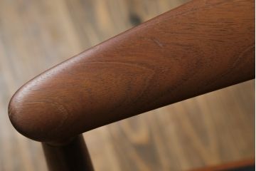 デンマークビンテージ　Johannes Hansen(ヨハネス・ハンセン)　Hans J Wegner(ハンス・J・ウェグナー)デザイン　THE CHAIR(ザ・チェア)　JH503　洗練された佇まいと曲線が美しいチェア(アームチェア、ダイニングチェア、椅子、イス、北欧、ヴィンテージ)(R-070750)