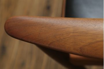 デンマークビンテージ　Johannes Hansen(ヨハネス・ハンセン)　Hans J Wegner(ハンス・J・ウェグナー)デザイン　THE CHAIR(ザ・チェア)　JH503　洗練された佇まいと曲線が美しいチェア(アームチェア、ダイニングチェア、椅子、イス、北欧、ヴィンテージ)(R-070750)