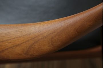 デンマークビンテージ　Johannes Hansen(ヨハネス・ハンセン)　Hans J Wegner(ハンス・J・ウェグナー)デザイン　THE CHAIR(ザ・チェア)　JH503　洗練された佇まいと曲線が美しいチェア(アームチェア、ダイニングチェア、椅子、イス、北欧、ヴィンテージ)(R-070750)