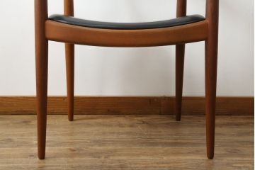 デンマークビンテージ　Johannes Hansen(ヨハネス・ハンセン)　Hans J Wegner(ハンス・J・ウェグナー)デザイン　THE CHAIR(ザ・チェア)　JH503　洗練された佇まいと曲線が美しいチェア(アームチェア、ダイニングチェア、椅子、イス、北欧、ヴィンテージ)(R-070750)