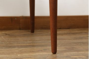 デンマークビンテージ　Johannes Hansen(ヨハネス・ハンセン)　Hans J Wegner(ハンス・J・ウェグナー)デザイン　THE CHAIR(ザ・チェア)　JH503　洗練された佇まいと曲線が美しいチェア(アームチェア、ダイニングチェア、椅子、イス、北欧、ヴィンテージ)(R-070750)