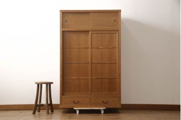 和製ビンテージ　民芸家具　上質な和の空間づくりにおすすめの置き水屋(置水屋、茶水屋、戸棚、茶棚、収納棚、ヴィンテージ)(R-070751)