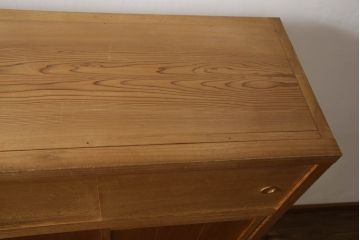 和製ビンテージ　民芸家具　上質な和の空間づくりにおすすめの置き水屋(置水屋、茶水屋、戸棚、茶棚、収納棚、ヴィンテージ)(R-070751)
