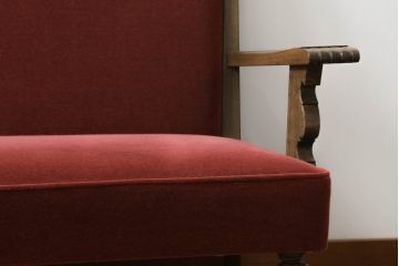和製ビンテージ　神戸洋家具　伊藤家具店　ナラ材　レトロなデザインが魅力的な2.5人掛けソファ(2人掛けソファ、3人掛けソファ、アームソファ、ヴィンテージ)(R-070753)
