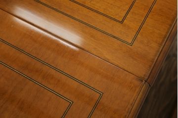 中古　美品　IDC大塚家具取り扱い　イタリア高級家具　メデア(Medea)　クラシカルな佇まいが美しいダイニングテーブル(エクステンションテーブル、拡張式テーブル、食卓、4人掛け、6人掛け)(R-070756)