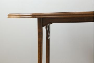 中古　美品　IDC大塚家具取り扱い　イタリア高級家具　メデア(Medea)　クラシカルな佇まいが美しいダイニングテーブル(エクステンションテーブル、拡張式テーブル、食卓、4人掛け、6人掛け)(R-070756)