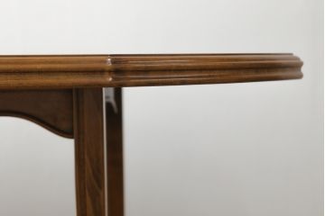 中古　美品　IDC大塚家具取り扱い　イタリア高級家具　メデア(Medea)　クラシカルな佇まいが美しいダイニングテーブル(エクステンションテーブル、拡張式テーブル、食卓、4人掛け、6人掛け)(R-070756)