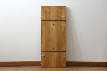 中古　美品　IDC大塚家具取り扱い　イタリア高級家具　メデア(Medea)　クラシカルな佇まいが美しいダイニングテーブル(エクステンションテーブル、拡張式テーブル、食卓、4人掛け、6人掛け)(R-070756)