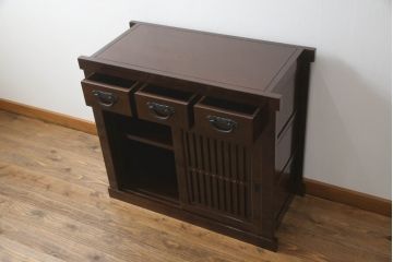 中古　美品　鉄刀木(タガヤサン)　和モダンな雰囲気を醸し出す水屋箪笥サイドボード(サイドキャビネット、食器棚、戸棚、収納棚)(R-070758)